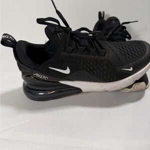 Nike Air Max 270 Black and White 7y Sneakers